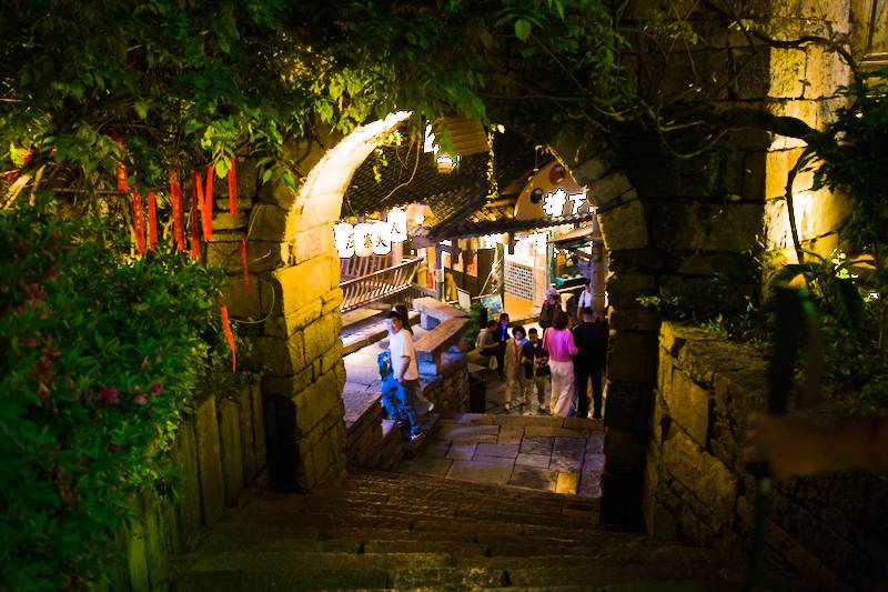 Beautiful night scene on the way to the restaurant
