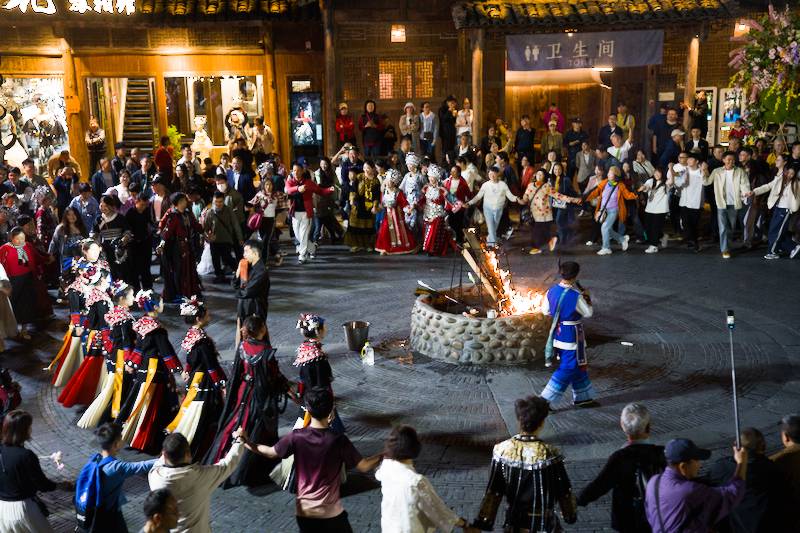 Bonfire party with the locals
