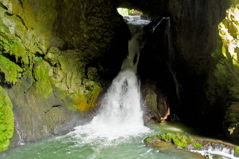 Dragon Gate Waterfall (龙门飞瀑)&nbsp;, Dragon Palace Scenic Area Guizhou