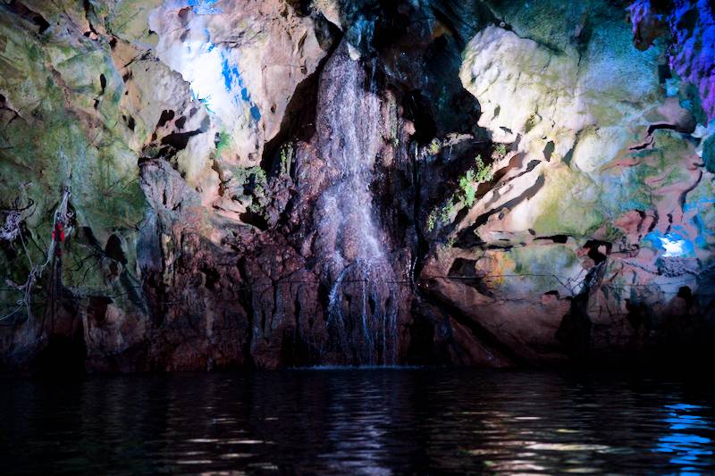 There is a small waterfall inside the cave., Dragon Palace Scenic Area Guizhou
