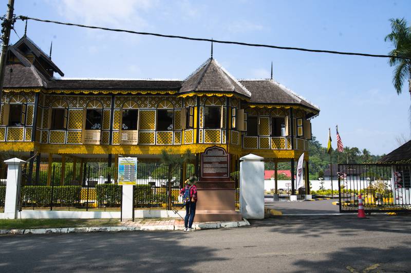 Istana Kenangan – A Nail-less Wooden Royal Palace of Perak