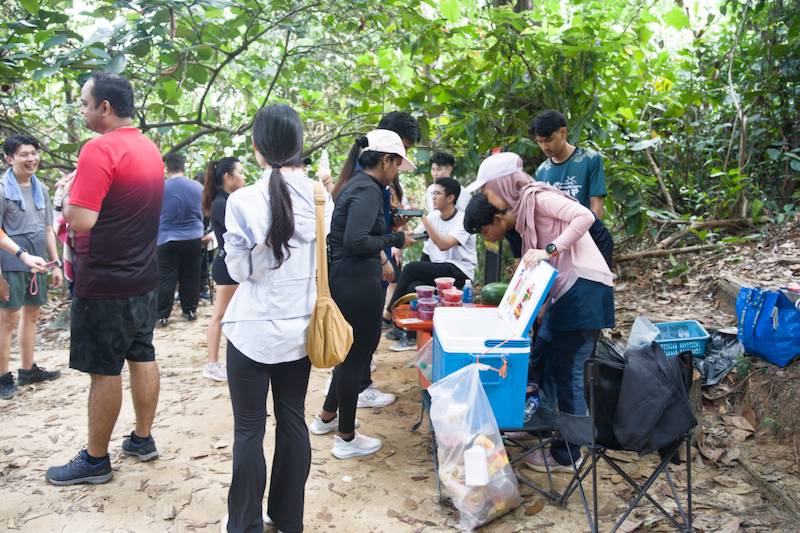 Weekend ice cream stall along the Gasing Hill hiking trail on the way to Kem T-Rock