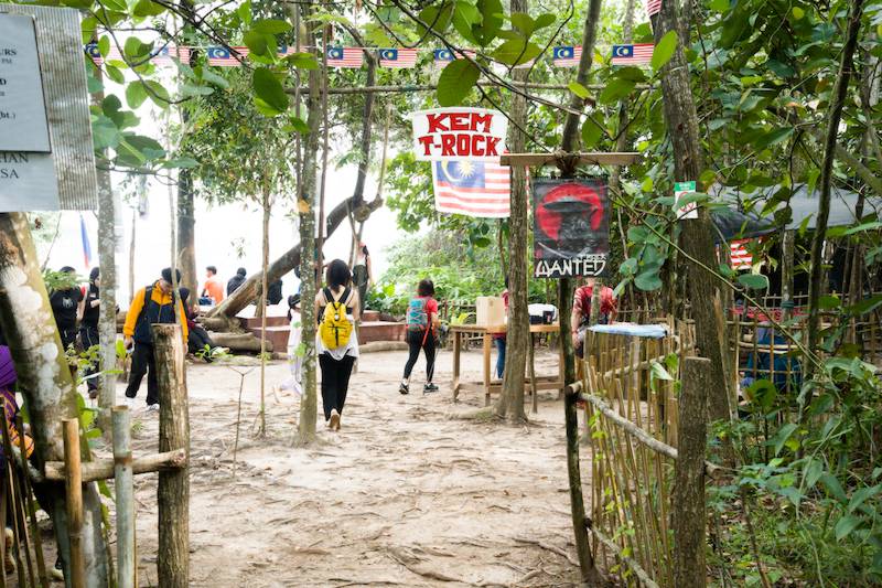 Kem T-Rock viewpoint at Gasing Hill with bamboo seating and a forest resting area